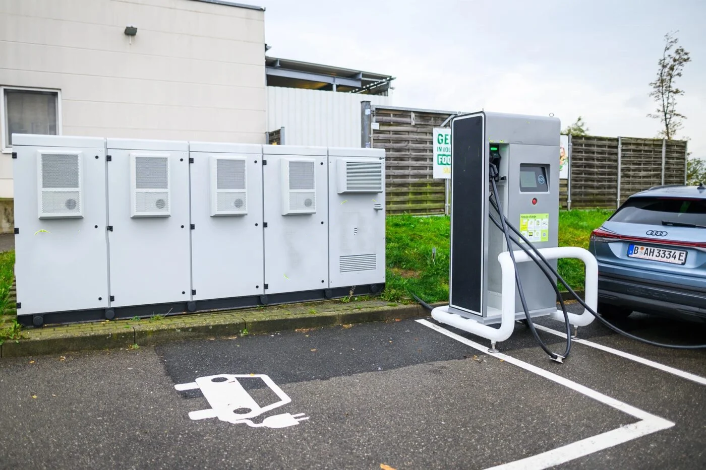 300kWh Battery Energy Storage System (BESS) with Solar & DG for Farm Use SCU
