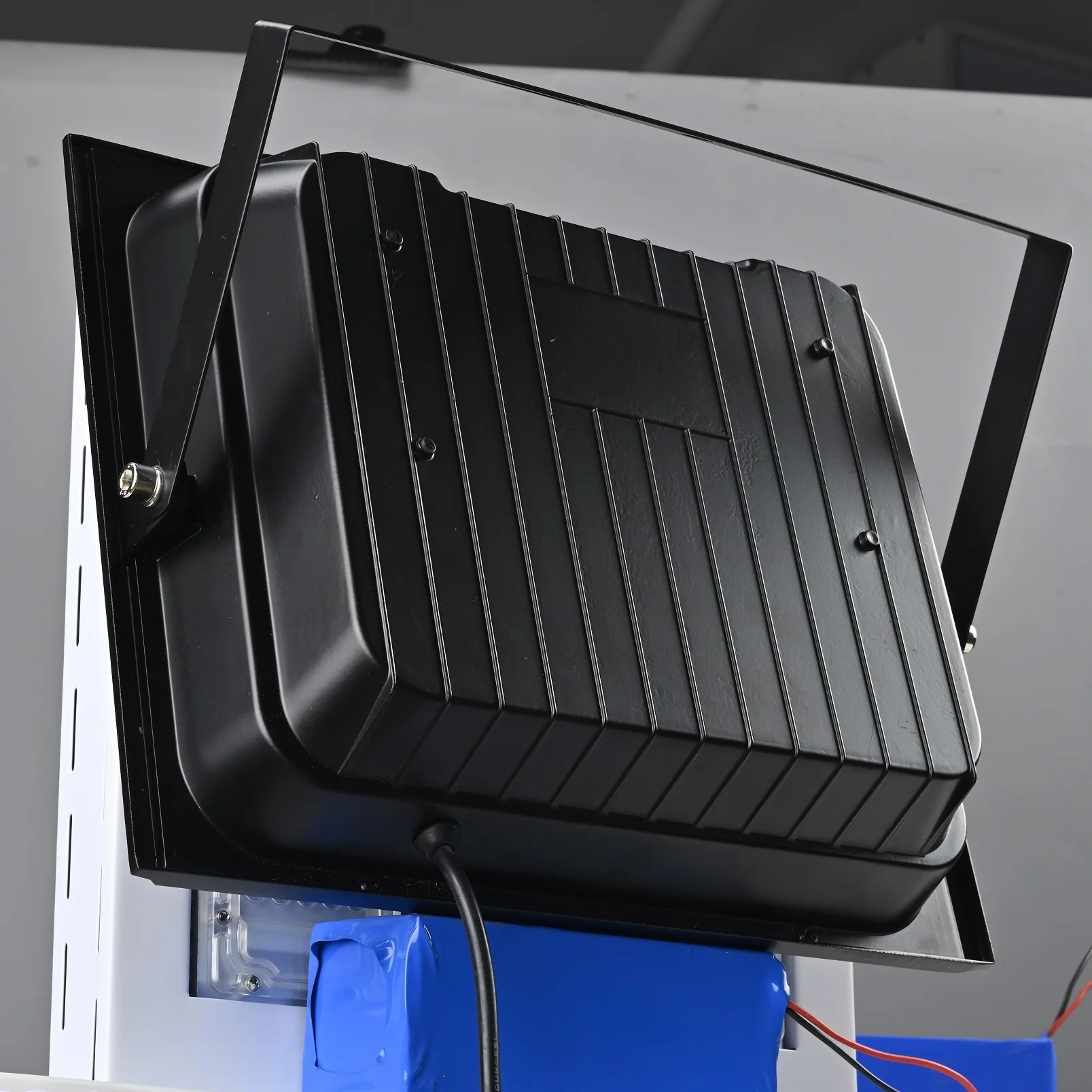 40W-120W Solar LED Projector Lamp with Time & Light Remote Control - Outdoor Lighting - Whayo