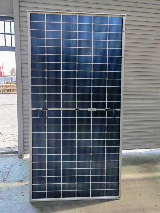 Jinko N-Type Solar Panel 570W High Efficiency 182mm Cells Home Power System JXSOL
