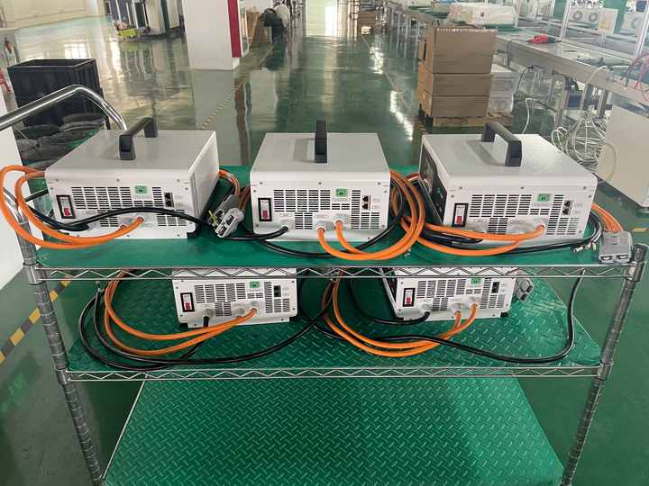 24V 200A 48V 100A Lithium Battery Charger High Power 6KW Li-ion LiFePO4 Battery Charger for Electric Vehicles Golf Carts BSM