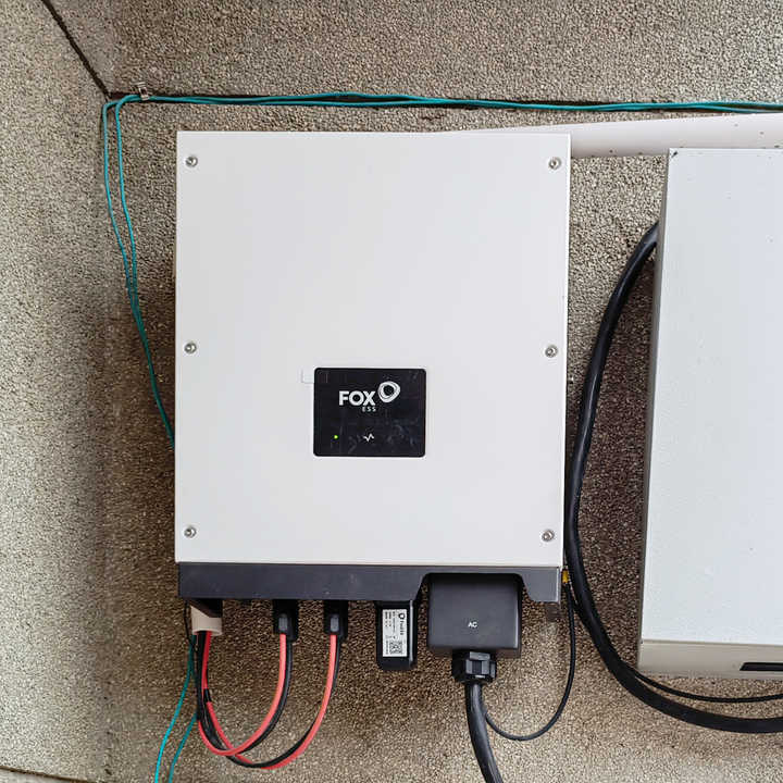 String Inverter On-Grid Solar Inverter Three Phase Dual MPPT 400V 50/60Hz IP65 Waterproof Dustproof Protection for Residential and Commercial Solar Systems FOXESS