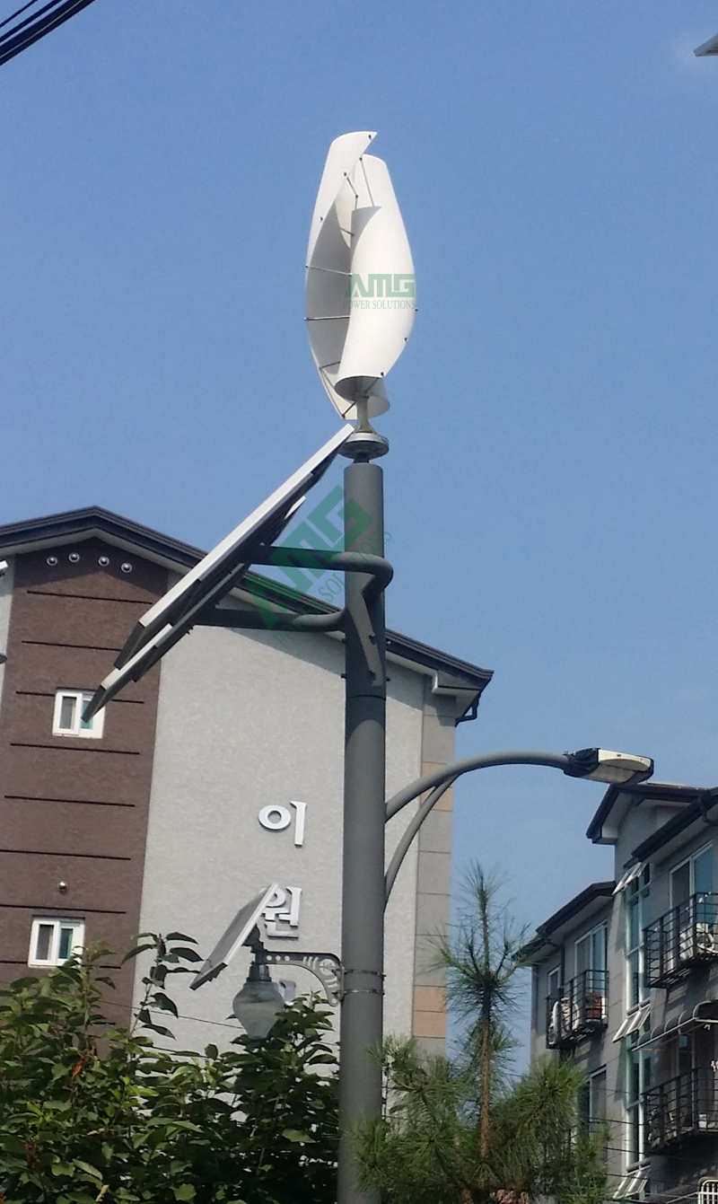 Helix Wind Turbine Low Start-up Torque Wind-Solar Hybrid Streetlight Application AMG Energia