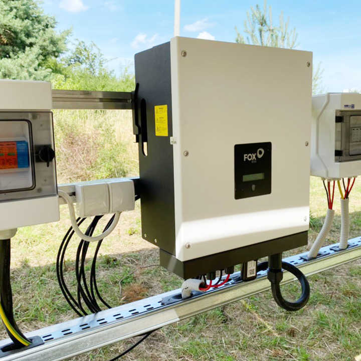 String Inverter On-Grid Solar Inverter Three Phase Dual MPPT 400V 50/60Hz IP65 Waterproof Dustproof Protection for Residential and Commercial Solar Systems FOXESS