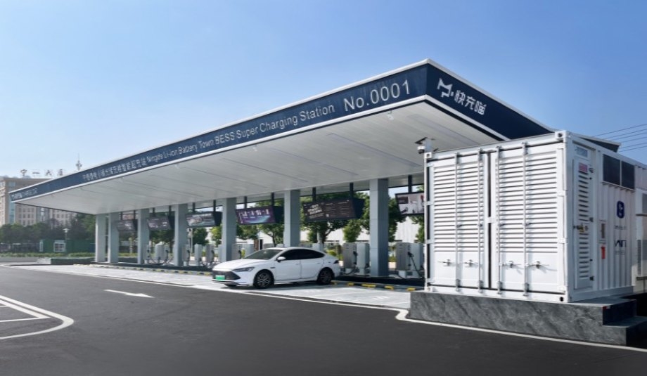 Smart Battery Storage Power Station LFP 180kW Fast EV Charging Station