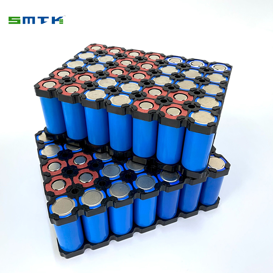 OEM Lithium Ion Battery 12V 36V 48V 60V 72V 10a 20a 30a 40a 50a 60a 70a 80a 90a 100a 200a 300a LiFePO4 Battery with Customizable Current and Multiple Ports for Golf Cart Ebike Motorcycle Applications