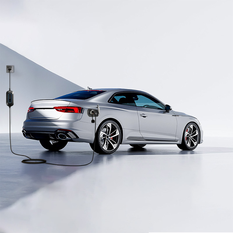 EV Charger 3.7KW/7.4KW Single Phase Portable Lightweight Design for Home and Travel Use