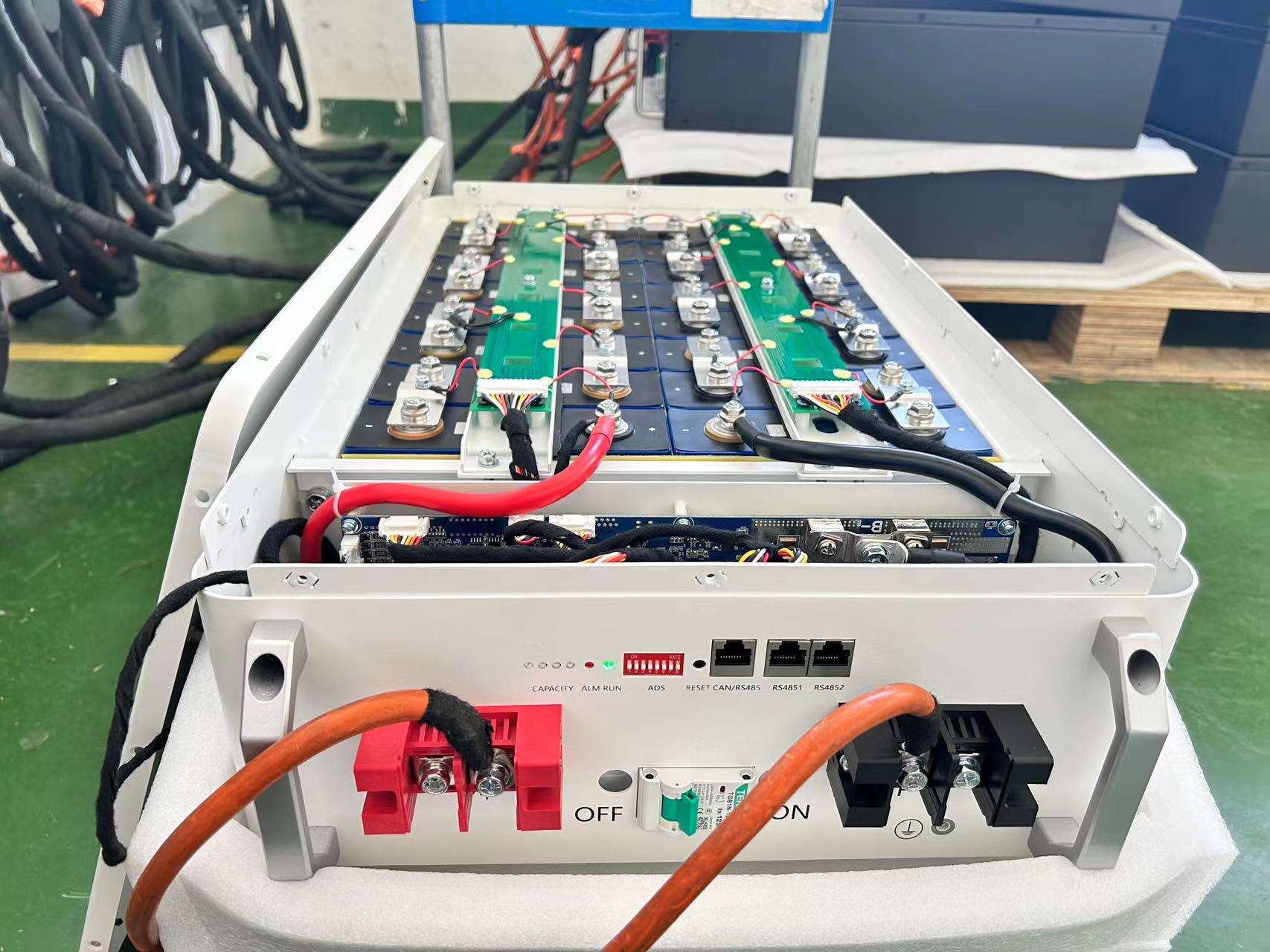 Lithium Battery 51.2V 100Ah 4000 Cycles 80% DOD Off-Grid Solar Storage Smaraad