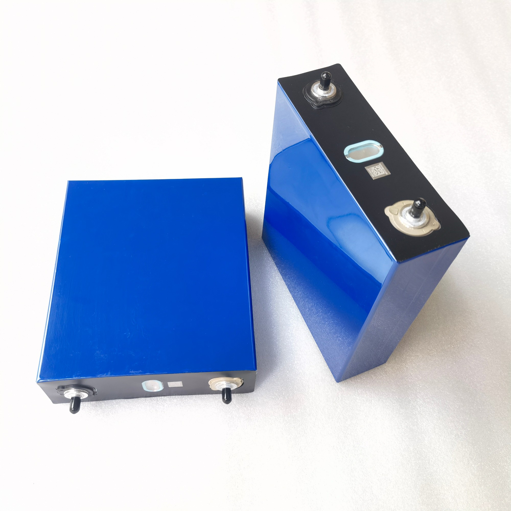 Grade A 3.2V CALB 230Ah LiFePO4 cell High-Cycle Life, Stud Terminal for Solar Energy Storage and EV Applications