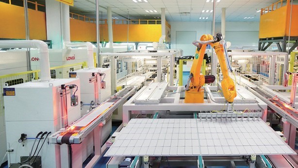 High Speed Solar Cell Stringer Layup Machine with Robot Automatic Glass EVA Laying for 60/72 Cell Modules Ooitech