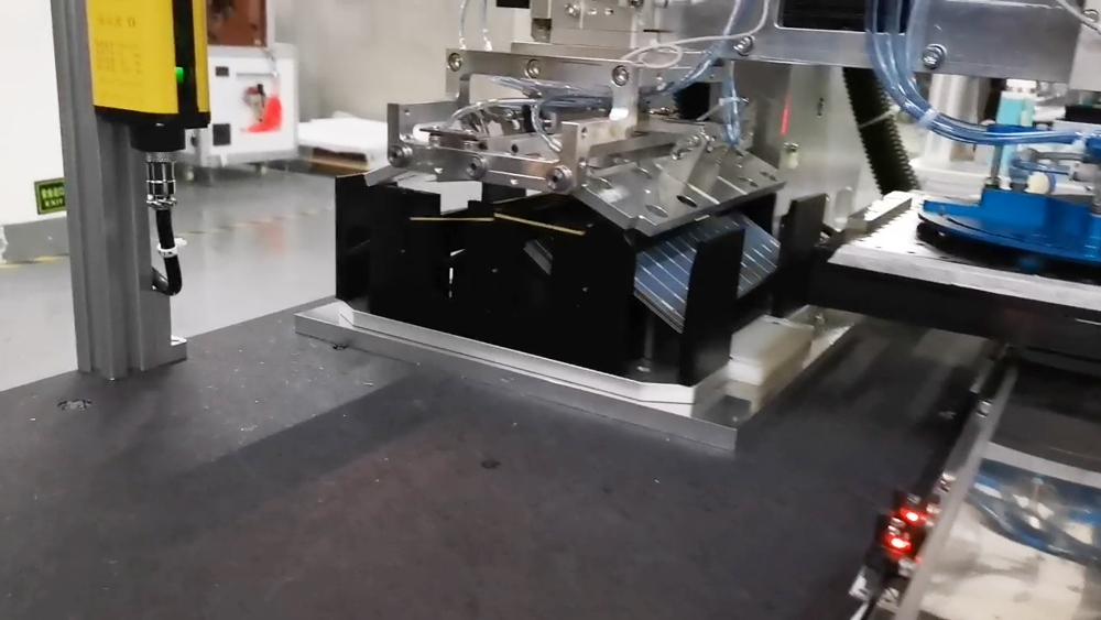 2021 PV Solar Cell Cutting Machine With Auto Divide 30W 1064nm Laser Scribing for Solar Panel Manufacturing