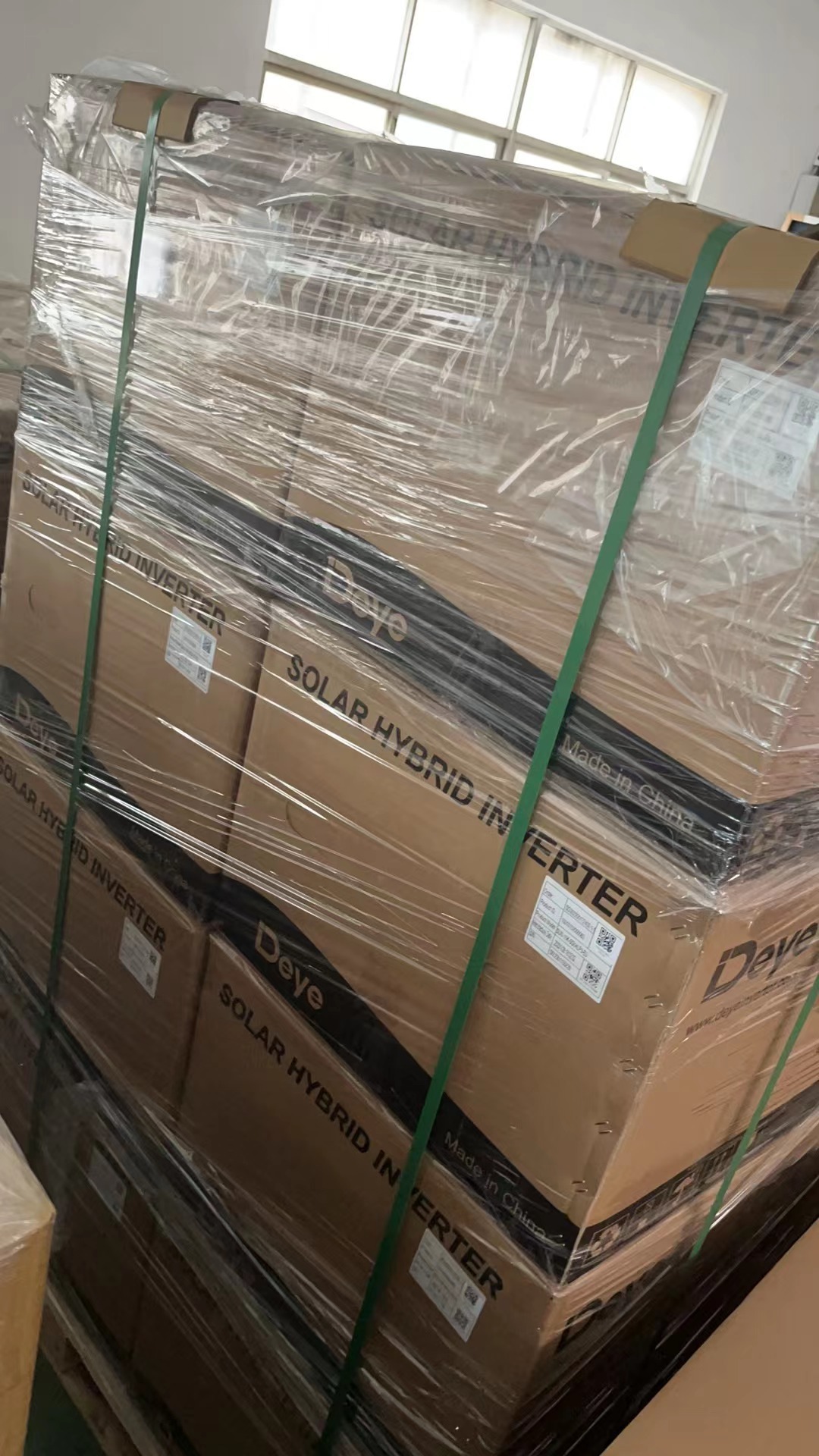 Deye SUN-12K-SG04LP3-EU Hybrid Solar Inverters 12kw 10kw 8kw 6kw 3 Phase MPPT Solar Inverters